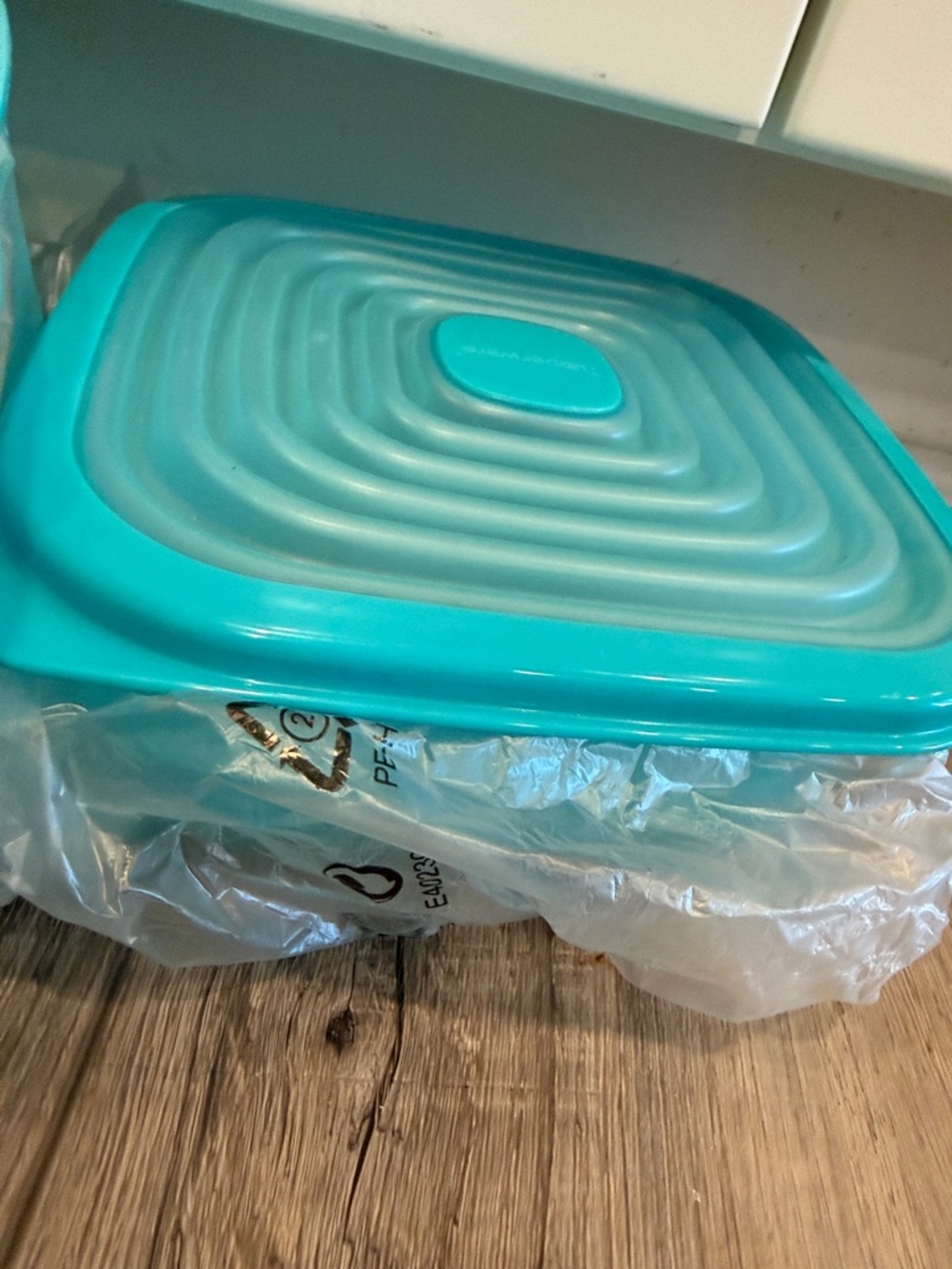 Tupperware Turquoise Square Food Storage Containers - Set of 4 - Picture 8 of 16
